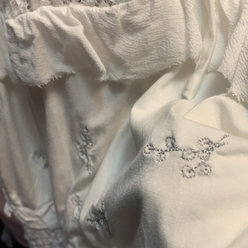 POL Sleeveless Frill Top - Picture 7 of 12